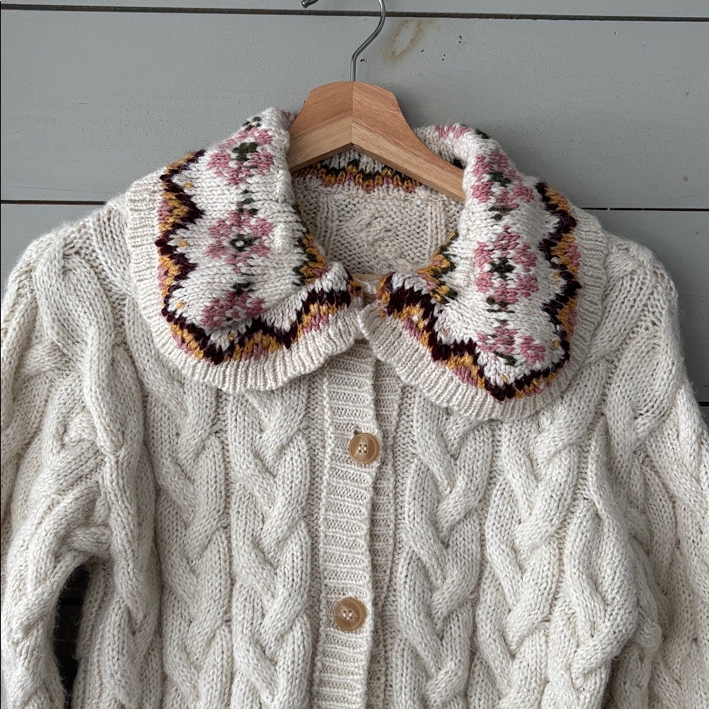 Mango Cream Cable-Knit Cardigan with Floral Collar - Picture 4 of 6